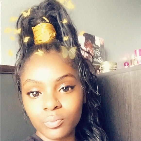 Meet your Posher, Qelli - Picture 1 of 1